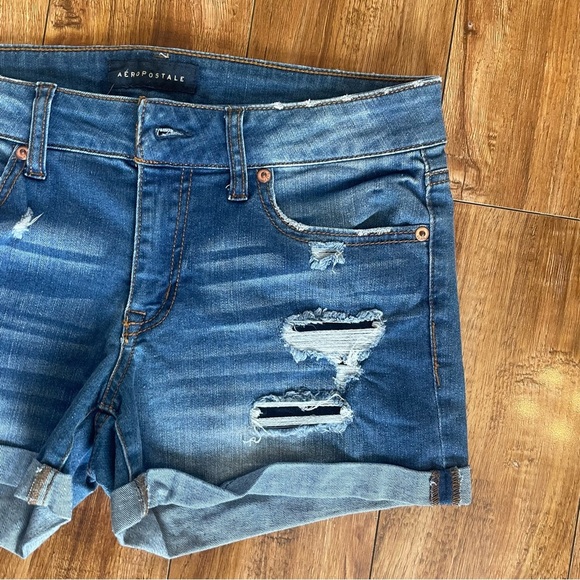 AEROPOSTALE Women’s Midi Blue Distressed Denim Shorts Size 6 - Picture 3 of 9